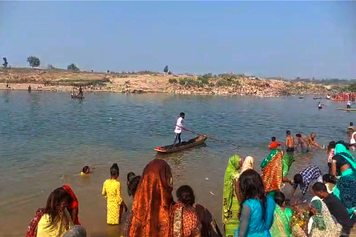 2 children died in narmada river