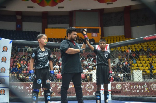 During the game, the winning participant was declared victorious by the match referee by raising his hand.