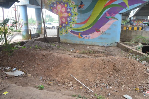 The plan made about 7 years ago remains buried only in the files. It is noteworthy that by making a garden under the bridge, the problem of pollution there will be reduced