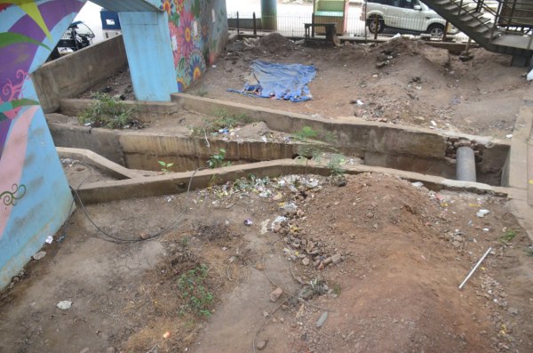 This bridge is built from Kashi Ramnagar to Rajendra Nagar.