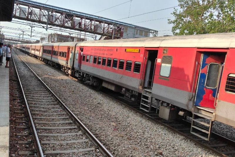 railway complaint online train news today