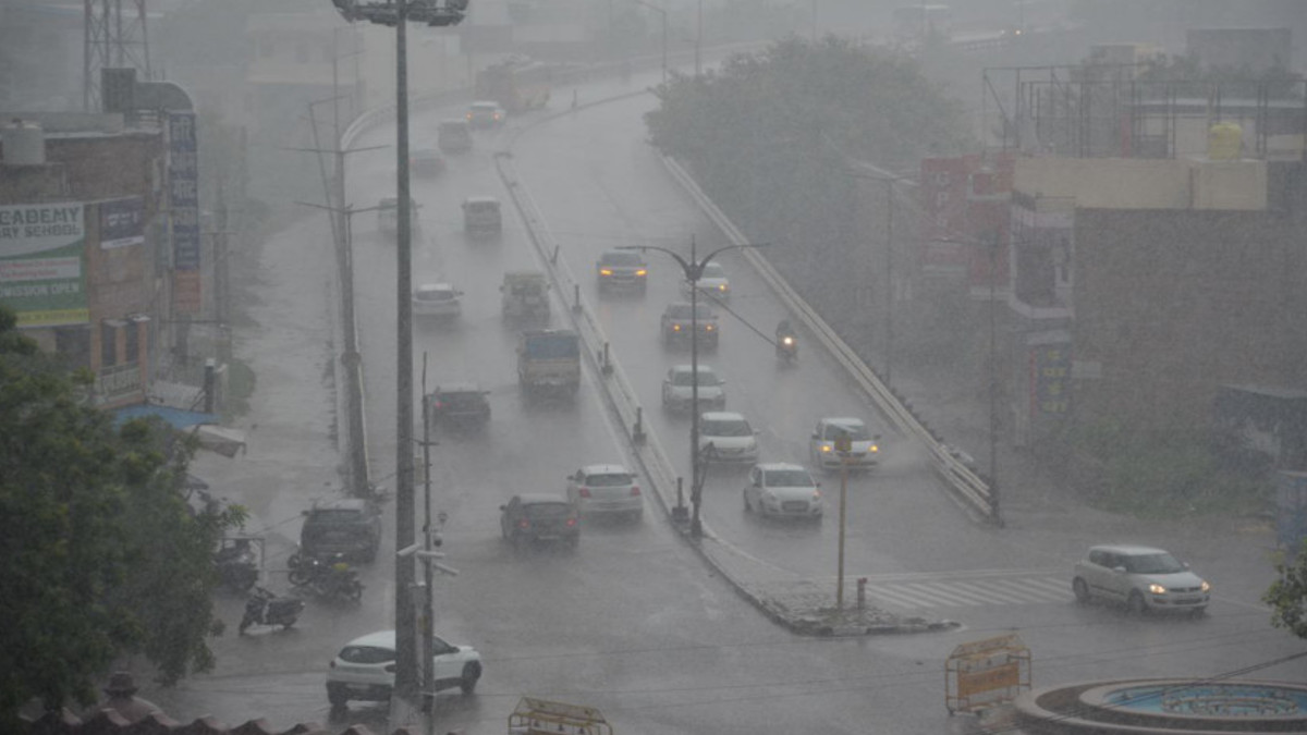 Weather Update : राजस्थान में बस 2 घंटे में आंधी के साथ होगी बारिश, इतने जिलों
के लिए Yellow Alert - image