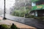 Monsoon Update: भीषण गर्मी के बाद इन इलाकों में शुरू हुआ झमाझम बारिश का दौर,
तेजी से गिरेगा तापमान - image