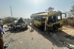 Rajasthan accident: कार और बस में भीषण भिड़ंत, एक की मौत, 3 गंभीर घायल - image