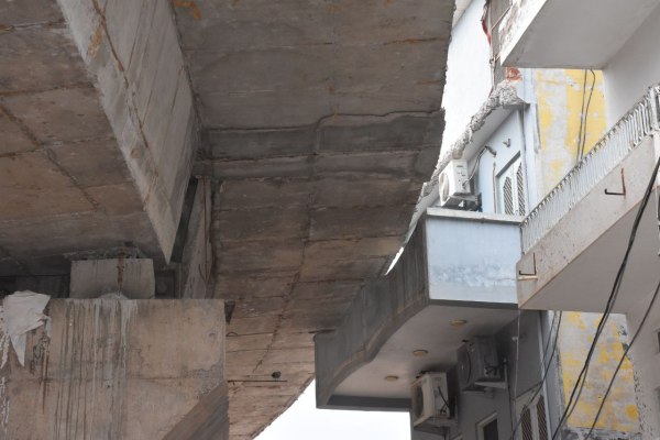 Now the government should wake up, another dangerous bridge should not be built in the city.