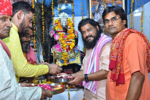 On Shani Jayanti, a procession was taken out after worshiping Shani Dev.