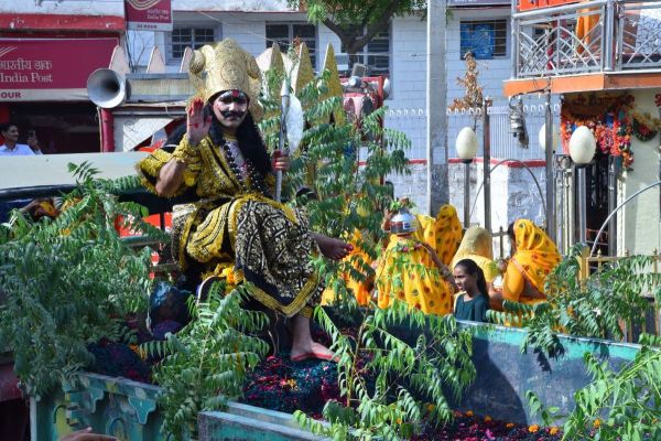 On Shani Jayanti, a procession was taken out after worshiping Shani Dev.
