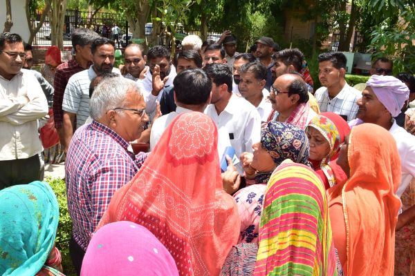 People suffering from thirsty throat surrounded the collectorate
