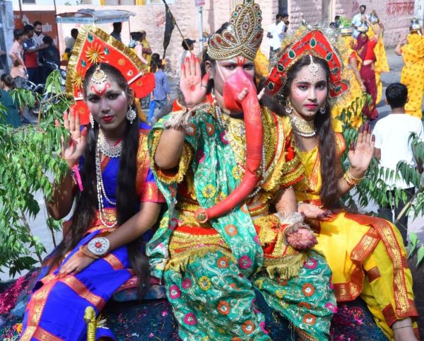 On Shani Jayanti, a procession was taken out after worshiping Shani Dev.