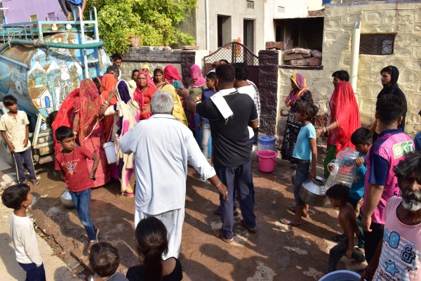 People suffering from thirsty throat surrounded the collectorate