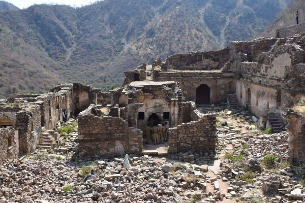 bhangarh fort