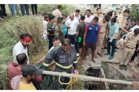 Jhansi News: कुएं में डूबे दो दोस्तों में से एक की मौत, रेस्क्यू ऑपरेशन जारी