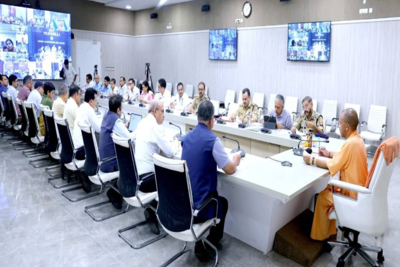 UP CM Yogi's instructions to officers Namaz will not be held on the roads in UP