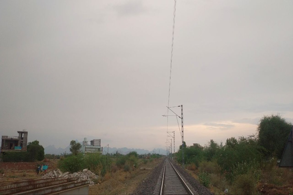 इलेक्ट्रिक रूट फिट घोषित, पहली इलेक्ट्रिक ट्रेन भीलड़ी से जोधपुर के लिए पहुंची
