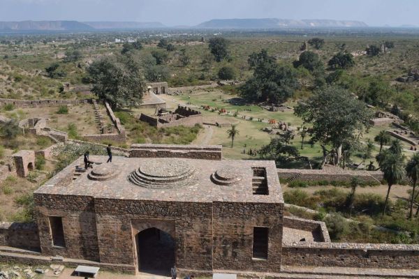 bhangarh fort