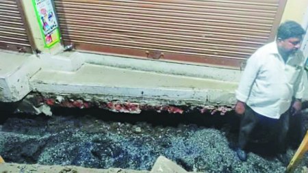 देवरीकला. निर्माण की गुणवत्ता चेक करते हुए नपा उपाध्यक्ष।