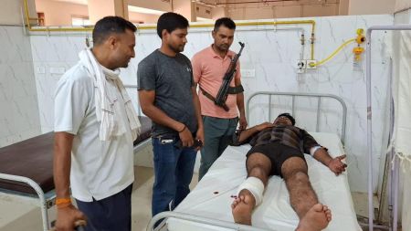 पुलिस मुठभेड़ में पकड़ा गया इनामी बदमाश बंटी गुर्जर, बंदूक व 11 जिंदा कारतूस बरामद Bounty criminal Bunty Gurjar caught in police encounter, gun and 11 live cartridges recovered