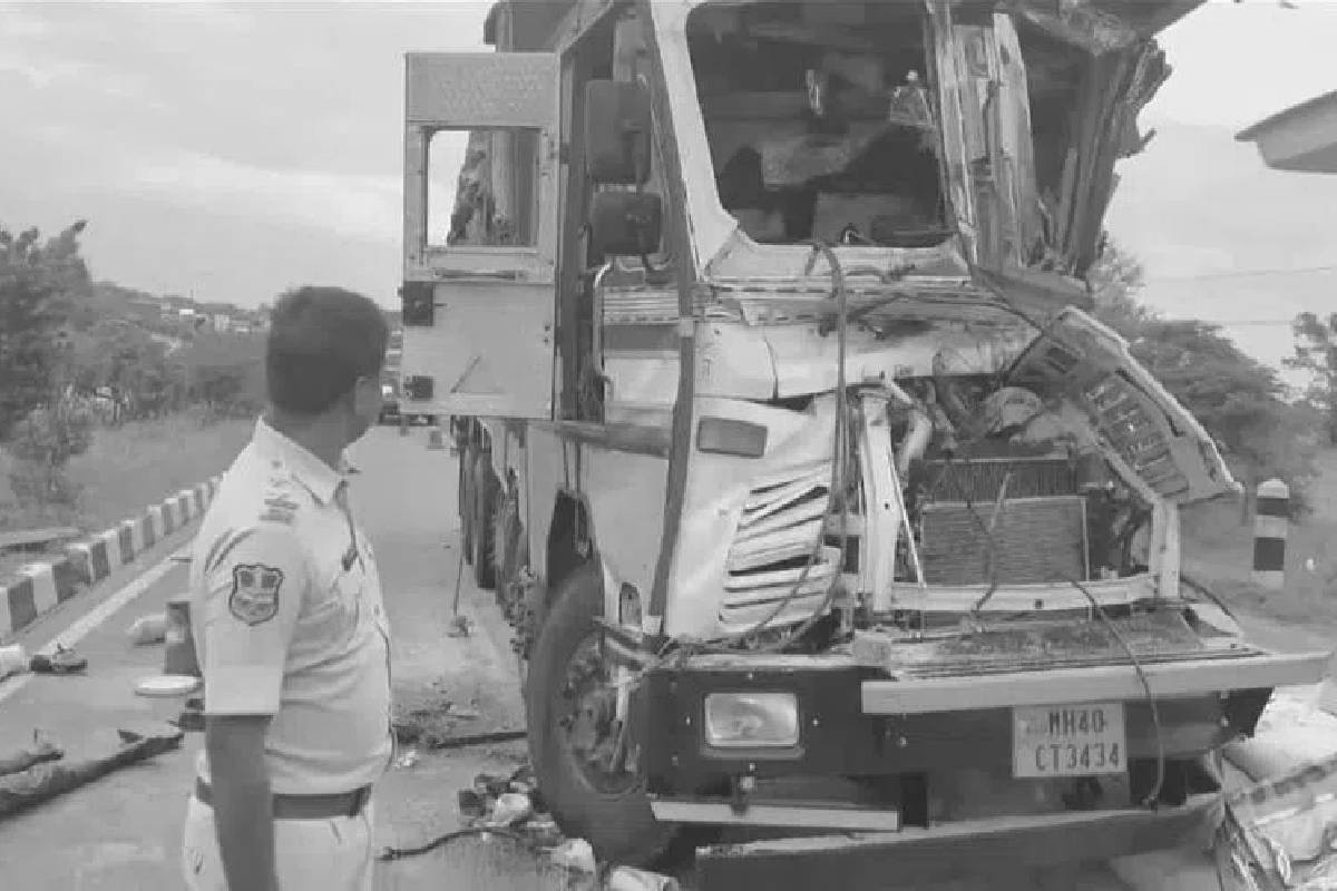 BIG NEWS: एमपी के 5 लोगों की तेलंगाना में सड़क हादसे में दर्दनाक मौत, मरने वालों
में दो सगे भाई