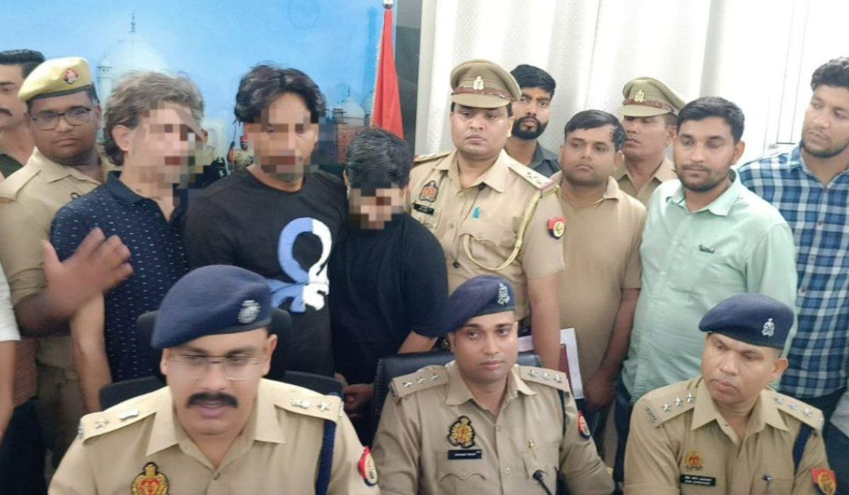 सवा दो करोड़ का सोना लूटने वाले फर्जी कस्टम अधिकारी गिरफ्तार, राजस्‍थान से है
कनेक्‍शन
