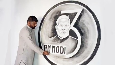 Amroha painter made a picture of PM-Modi with coal