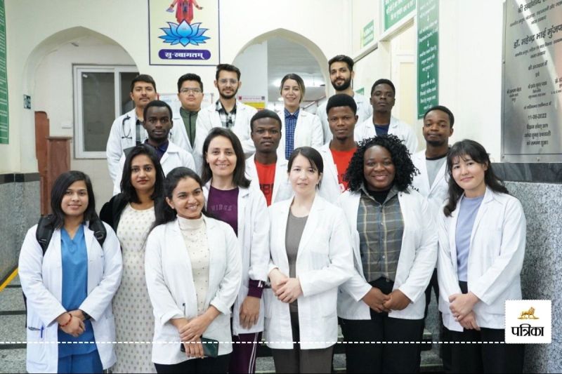 Rajasthan Foreigners are Crazy about Ayurveda Treatment 17 Countries Students Studying BAMS in Jaipur
