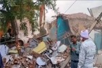 CG Bulldozer Action: घर तोड़ने गया तो लाइनमैन की कर दी कुटाई, अब तक 742 झोपड़ी
में चला बुलडोजर - image