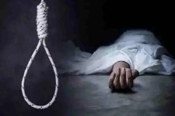 CG Suicide Case: दोस्त के लिए सोना गिरवी रखकर लिया लोन, बिना बताए हुआ गायब,
डिप्रेशन में युवक ने लगाई फांसी - image