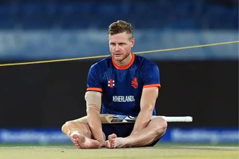 T20 World Cup 2024 में नीदरलैंड्स की टीम ग्रुप D में सिर्फ नेपाल को हराने में कामयाब रही और सुपर 8 में जगह नहीं बना पाई, जिसके बाद साइब्रांड एंगेलब्रेक्ट ने इंटरनेशनल क्रिकेट से रिटायरमेंट का ऐलान कर दिया।