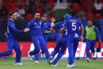T20 World Cup 2024: सेमीफाइनल में पहुंचने के बाद तालीबानी ने किया राशिद खान को
फोन, वायरल हुई वीडियो, मच गई सनसनी - image