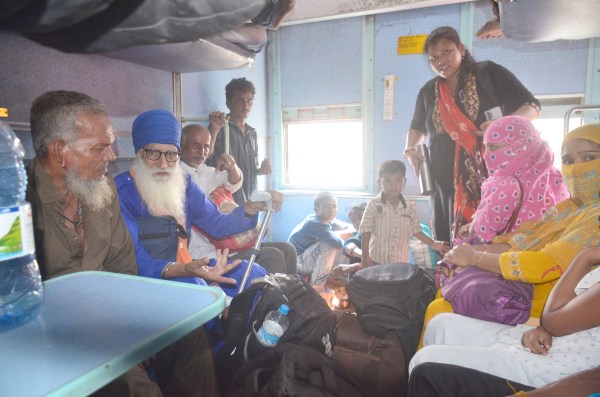 ऐसे समय में नागपुर रेलवे में ब्लॉक शुरू होने से सबसे अधिक लोकल ट्रेनों के यात्रियों की परेशानी बढ़ी है।