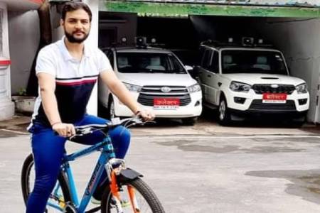 GUNA COLLECTOR SON PREMANSHU