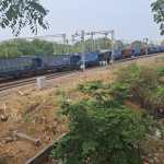 Big Breaking: उत्तर प्रदेश के प्रयागराज में बड़ा रेल हादसा, पटरी से उतरे तीन
डिब्बे - image