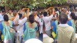 कानपुर: बीजेपी सांसद देवेंद्र सिंह भोले का वीडियो वायरल, माला पहने आए व्यक्ति से
बोले- हट, हट जा यहां से - image