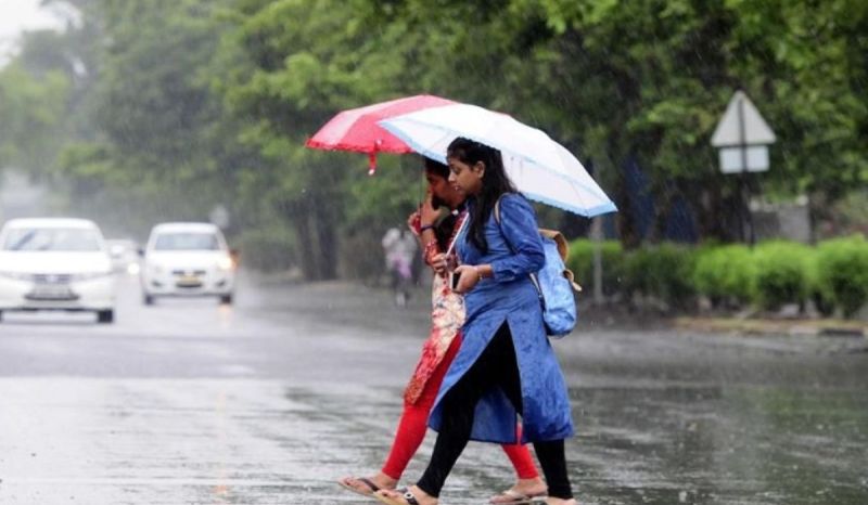 Monsoon Update: लो आ गया मॉनसून! अगले तीन घंटे बाद इन जिलों में झमाझम बारिश के आसार, IMD ने बताया सात दिन का पूर्वानुमान