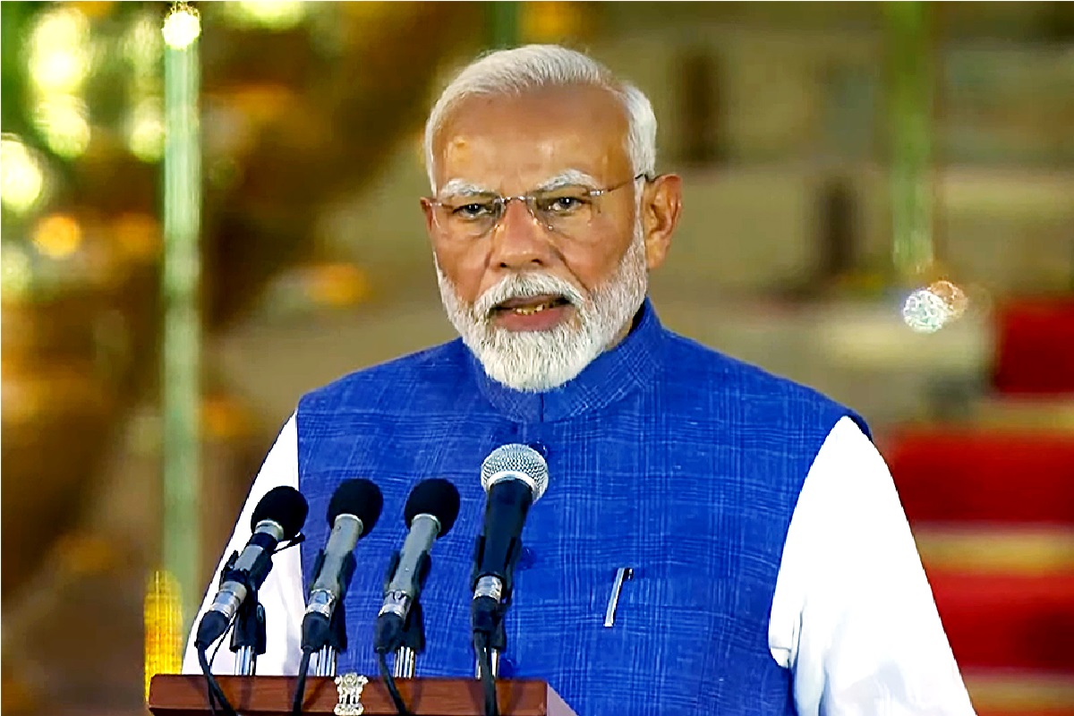 PM Modi Oath Ceremony: मैं नरेंद्र दामोदरदास मोदी… लगातार तीसरी बार प्रधानमंत्री
बनकर PM Modi ने रचा इतिहास