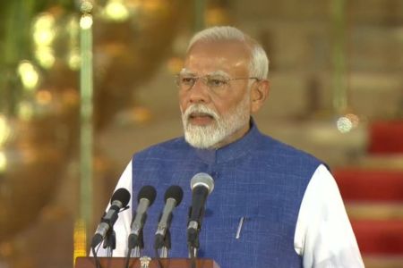 Narendra Modi took oath as Prime Minister for 3rd time CM Yogi adityanath pushkar singh dhami and Smriti irani congratulated him