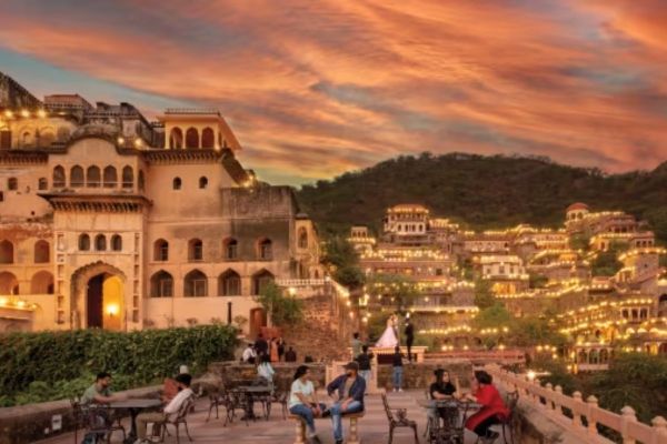 Neemrana Palace