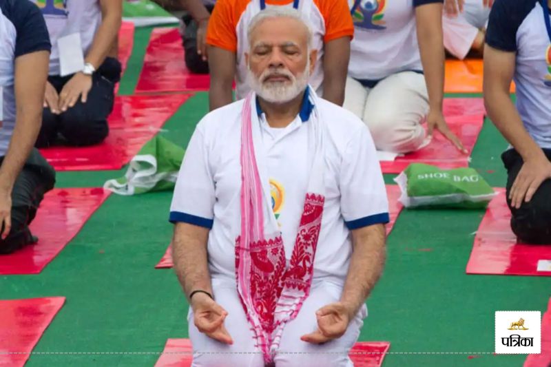 PM Modi Yoga day video photos
