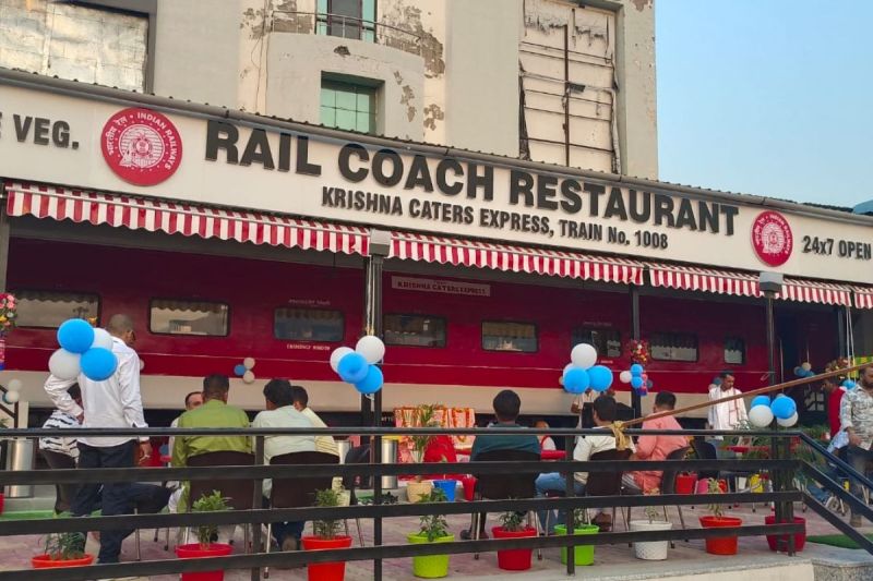 Rail coach reasturent in prayagraj