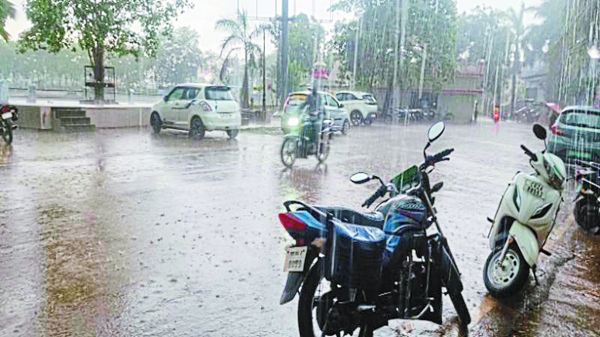 जून माह में पिछले साल की तुलना में 141 मिमी कम बारिश, डौंडी तहसील में सबसे कम 71
मिमी बरसात