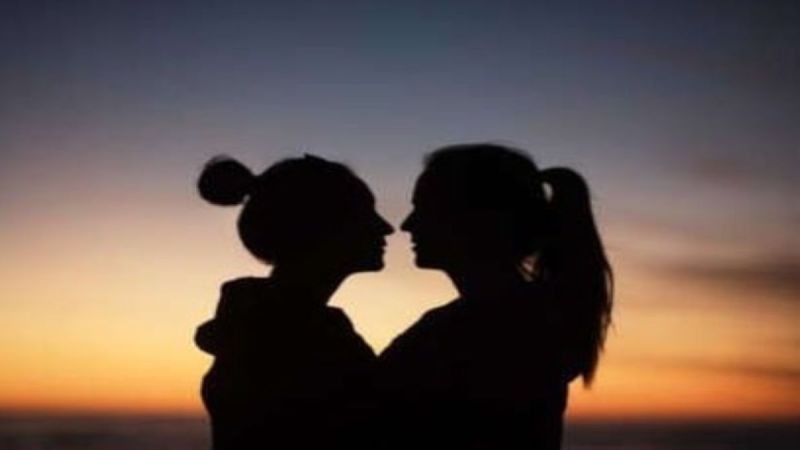 Samlaingik Vivah : यहां दो लड़कियों को एक-दूसरे से हुआ प्यार, शादी करने के लिए थाने पहुंची