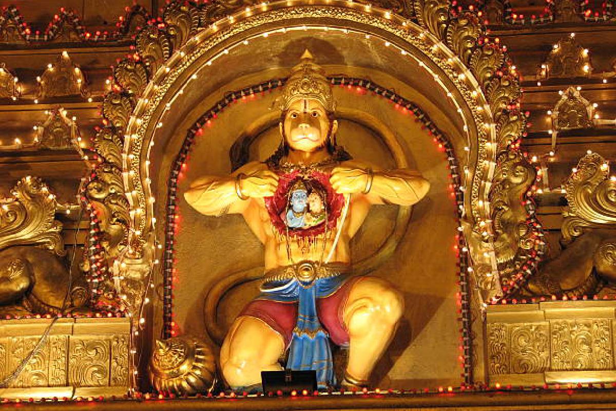 Shri Hanuman Tandav Stotram: हनुमान जी के इस स्त्रोत के पाठ से रोग, दुर्घटना,
भूत प्रेत सभी से मिलता है छुटकारा