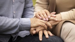 बुजुर्ग जब मुस्कुराते हैं तो हमारे संस्कार जीवित होते हैं - image