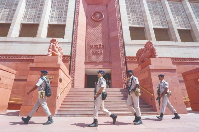  CISF personnel stopped DMK Rajya Sabha MP MM Abdullah entering in Parliament 