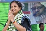 पति पहुंचा जेल तो पत्नी ने संभाली पार्टी की कमान, अब बनेगी मंत्री, देगी PM मोदी
को चुनौती - image