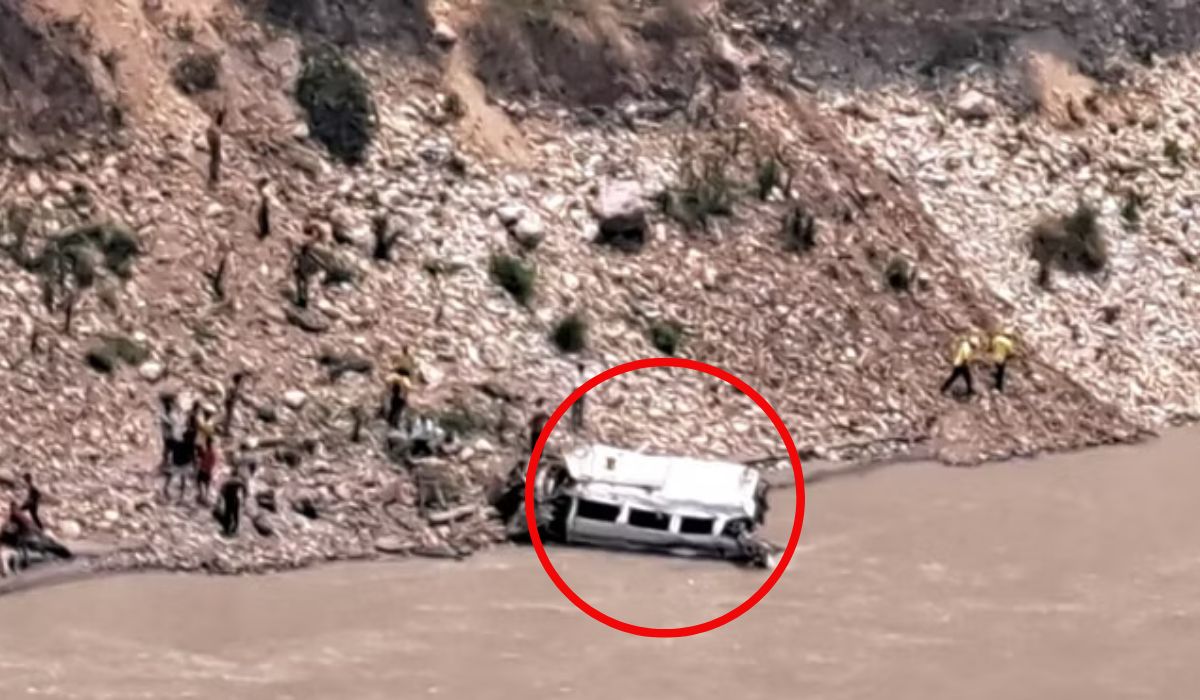 Rudraprayag Accident: उत्तराखंड में बड़ा हादसा, यात्रियों से खचाखच भरा टेंपो ट्रैवलर अलकनंदा नदी में गिरा, मचा हड़कंप