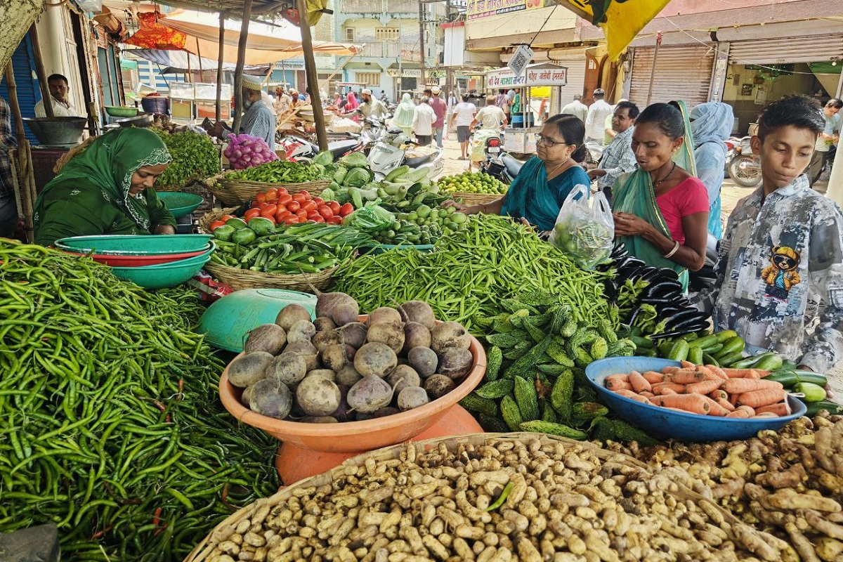 Rajasthan Vegetable Garlic Ginger Potato Tomato Prices Hike Know when Prices Come Down