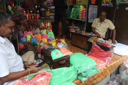 बंगाल: कौन किस पर पड़ेगा भारी, दीदी या मोदी, फैसला मंगलवार को