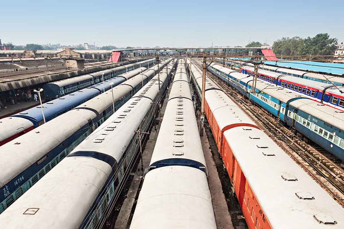 10 ट्रेनों के मार्ग में बदलाव, 4 ट्रेनें रद्द, गोरखपुर-बरौनी समेत इन ट्रेनों पर
पड़ेगा असर