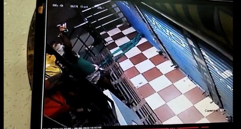 गुलेल को बनाया हथियार